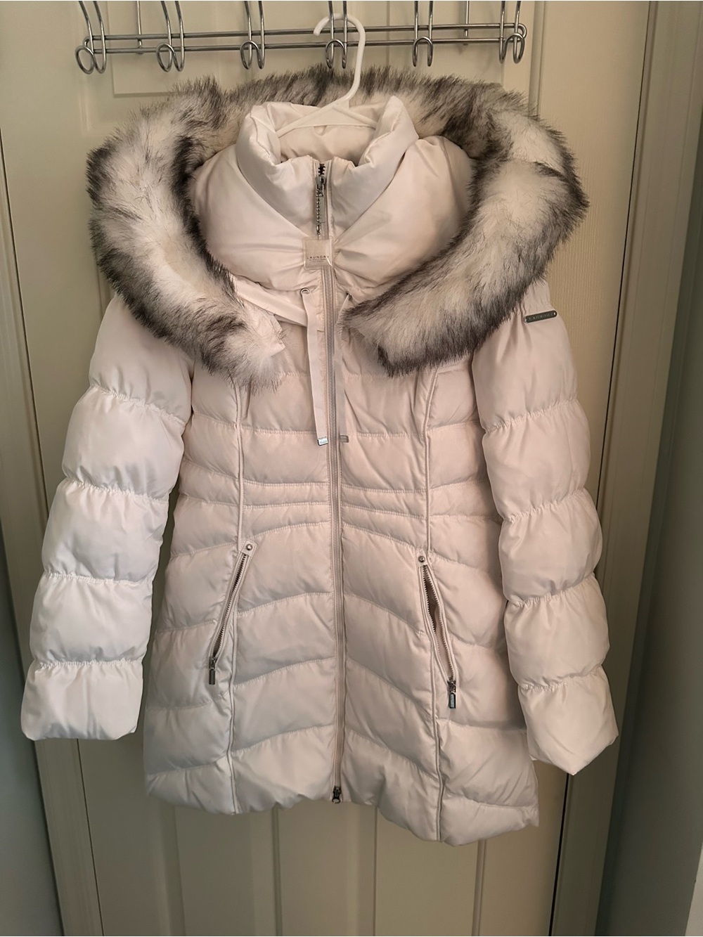 Laundry By Shelli Segal White Faux-Fur Trim Puffer Coat - Picture 2 of 6